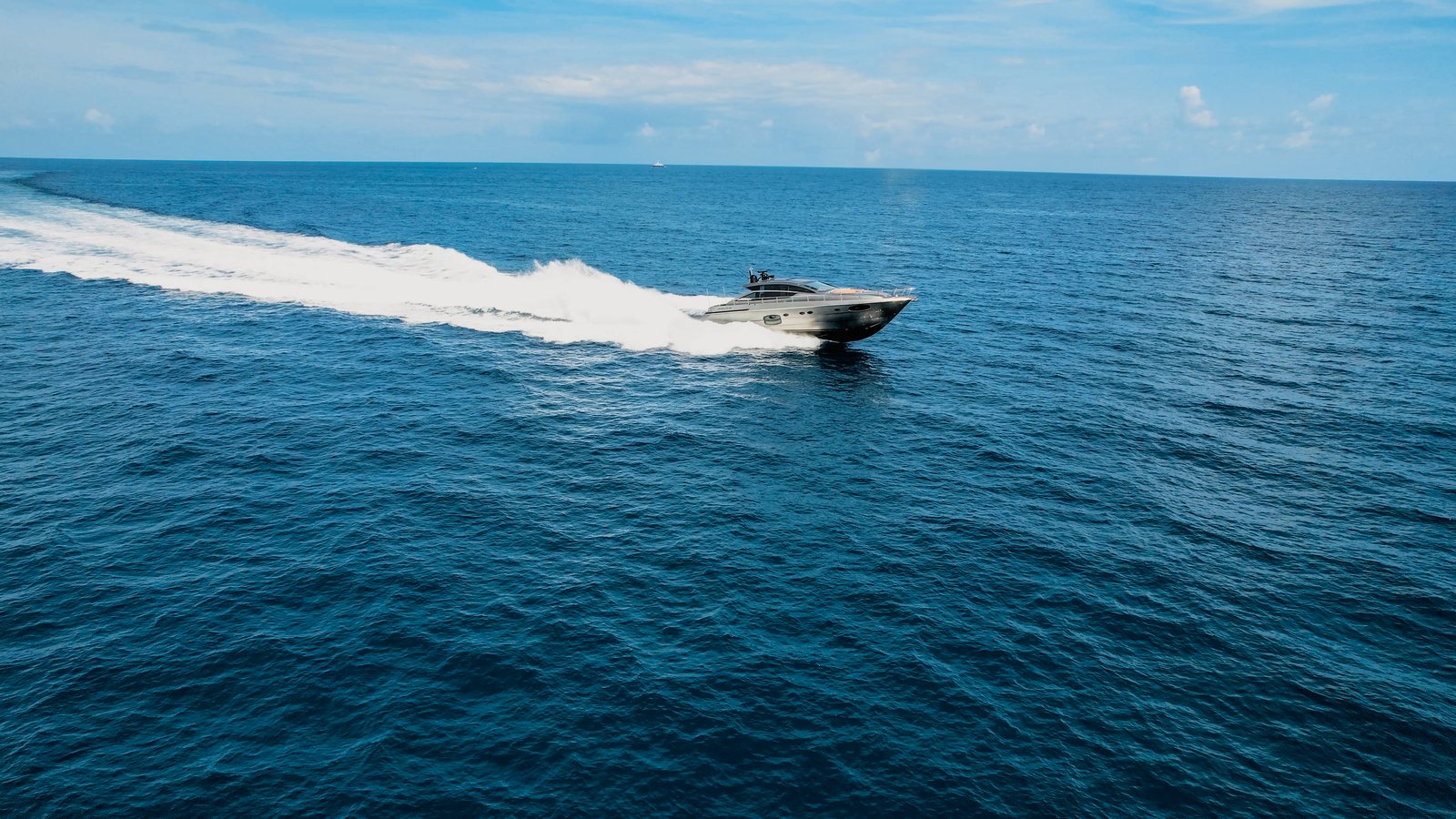Pershing 62